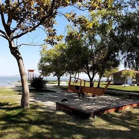 Fani Nyaralo Koezel A Vizparthoz Διαμέρισμα Balatonfenyves