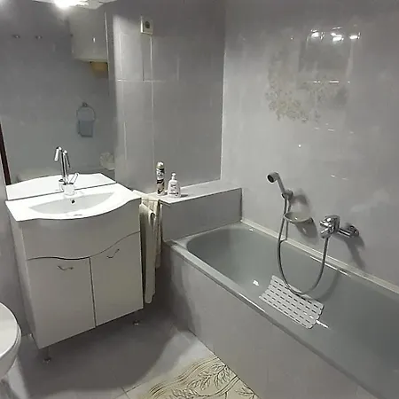 Apartment Fani Nyaralo Koezel A Vizparthoz Balatonfenyves